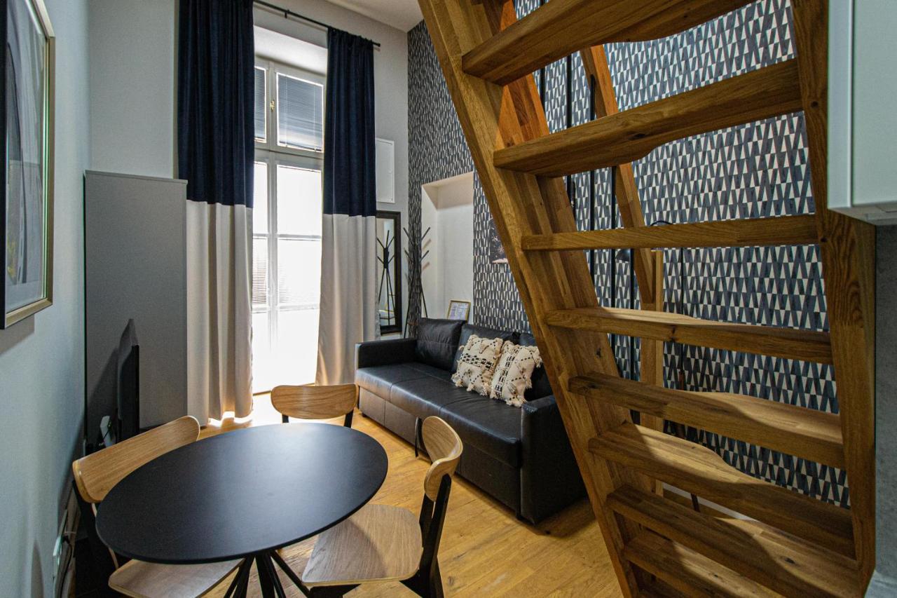 Main Train Station Apartment Close To The The Main Square! Praga Esterno foto